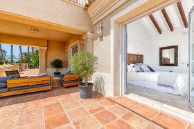 Solaga - Villa Los Monteros