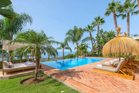 Solaga - Villa Los Monteros