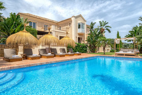 Solaga - Villa Los Monteros