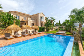 Solaga - Villa Los Monteros