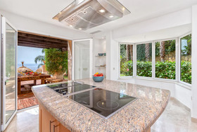 Solaga - Villa Los Monteros