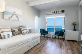 Almirante 903 Just On The Beach