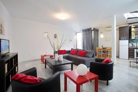 Apartamentos Doña Elvira Carreteria