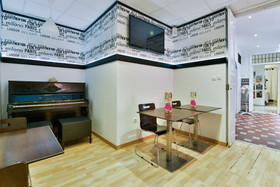 Feel Hostel City Center