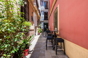 Feel Hostel City Center