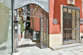 Feel Hostel City Center