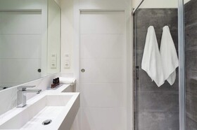 Fresh Velazquez Apartments