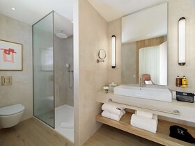 H10 Croma Malaga