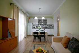 Victoria De Alba House