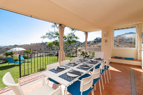 Anoreta Golf House by Canovas