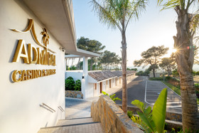 Admiral Lodge