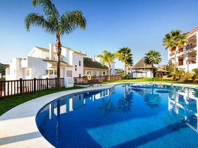 Albayt Nueva Alcaidesa Apartments
