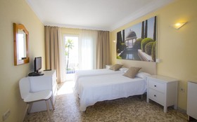 Playa Miguel Beach Club & Aparthotel