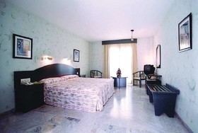 Hotel ELE La Perla