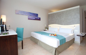 Impressive Playa Granada Golf