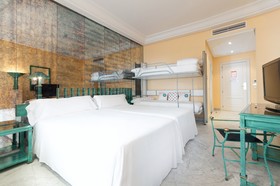 AZZ Merida Medea Hotel