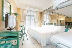 AZZ Merida Medea Hotel