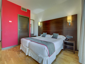 Hotel Valles de Gredos by OYO Rooms