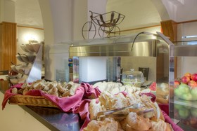 Roca Bella Hotel