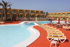Apartamentos La Pirámide