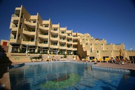 R2 Higos Beach Apartments