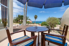 LIVVO Risco del Gato Suites