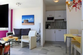 R2 Maryvent Beach Apartment