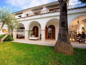 Montjuic Bed & Breakfast