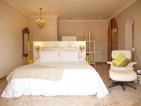 Montjuic Bed & Breakfast