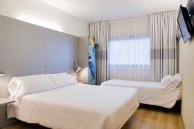 B&B Hotel Girona 2