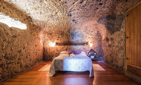 Casa Cueva Las Margaritas