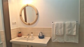 Los Canaritos Guest House