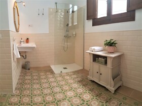 Los Canaritos Guest House