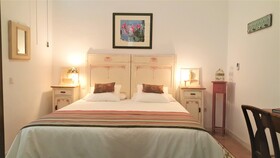 Los Canaritos Guest House