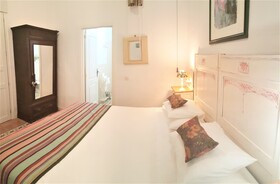 Los Canaritos Guest House