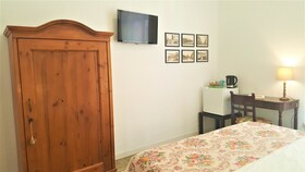 Los Canaritos Guest House