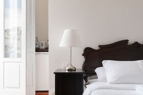 Santa Ana Suite & Rooms