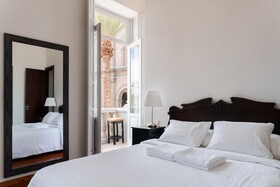 Santa Ana Suite & Rooms