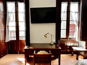 Santa Ana Suite & Rooms