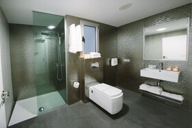 Valentina Beach Apartments & Suites