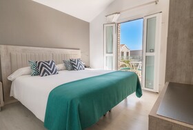 Hotel LIVVO Los Calderones