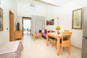 Serinity Amadores Apartments