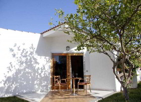 HL Miraflor Suites Hotel