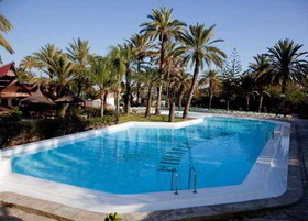 HL Miraflor Suites Hotel