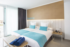 Akeah Broncemar Maspalomas