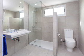 Akeah Broncemar Maspalomas