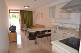 Las Brisas Bungalows