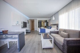 Servatur Casablanca Suites & Spa