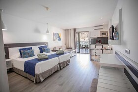 Servatur Casablanca Suites & Spa