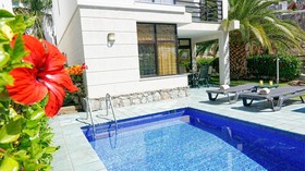 Sunshine Beach Villas